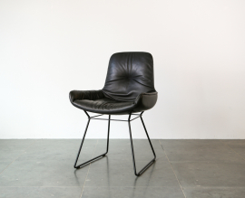 Freifrau Leya armchair low met draadonderstel 1.1 van 