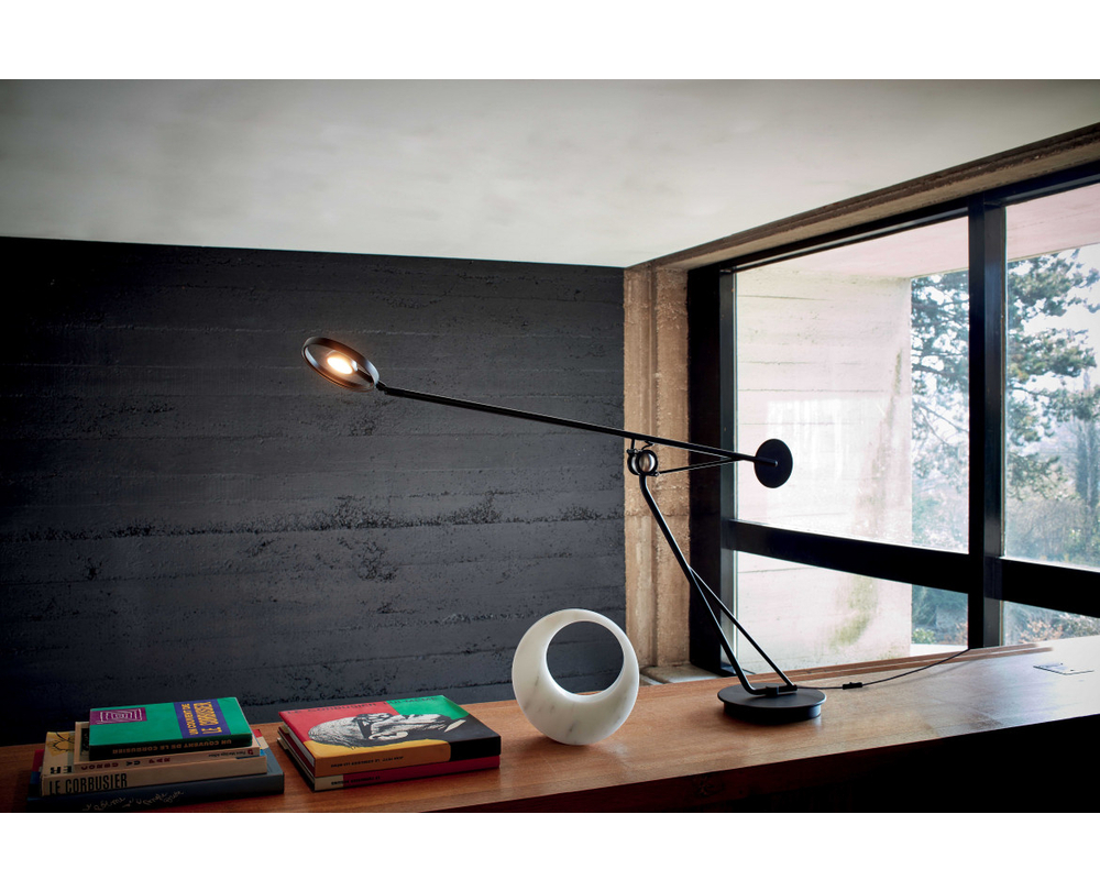DCW éditions Aaro tafellamp LED - 8