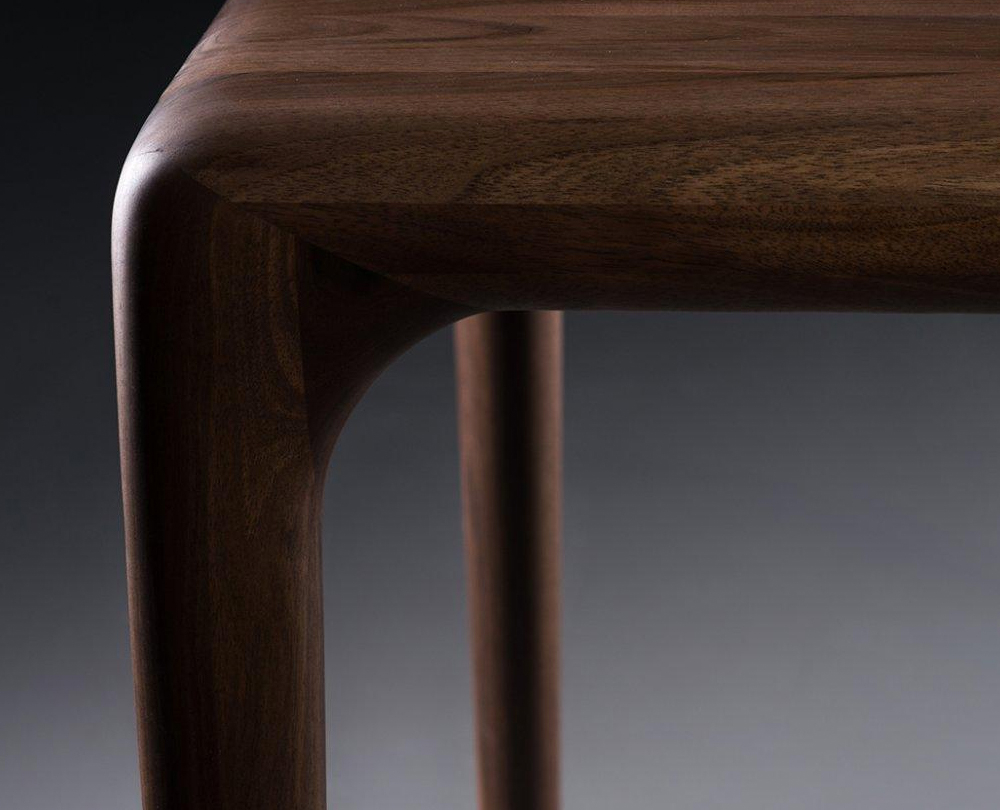 Artisan Latus eettafel (notenhout) - 2