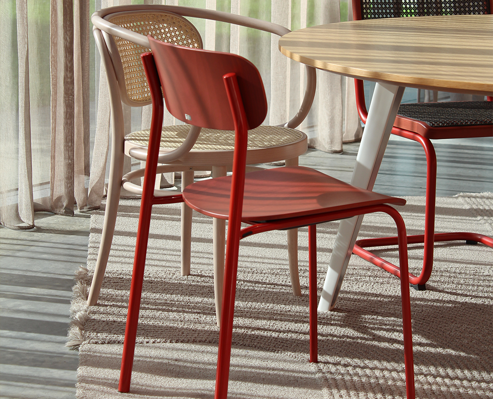 Thonet S 243 stoel met gevormde zitting - 10