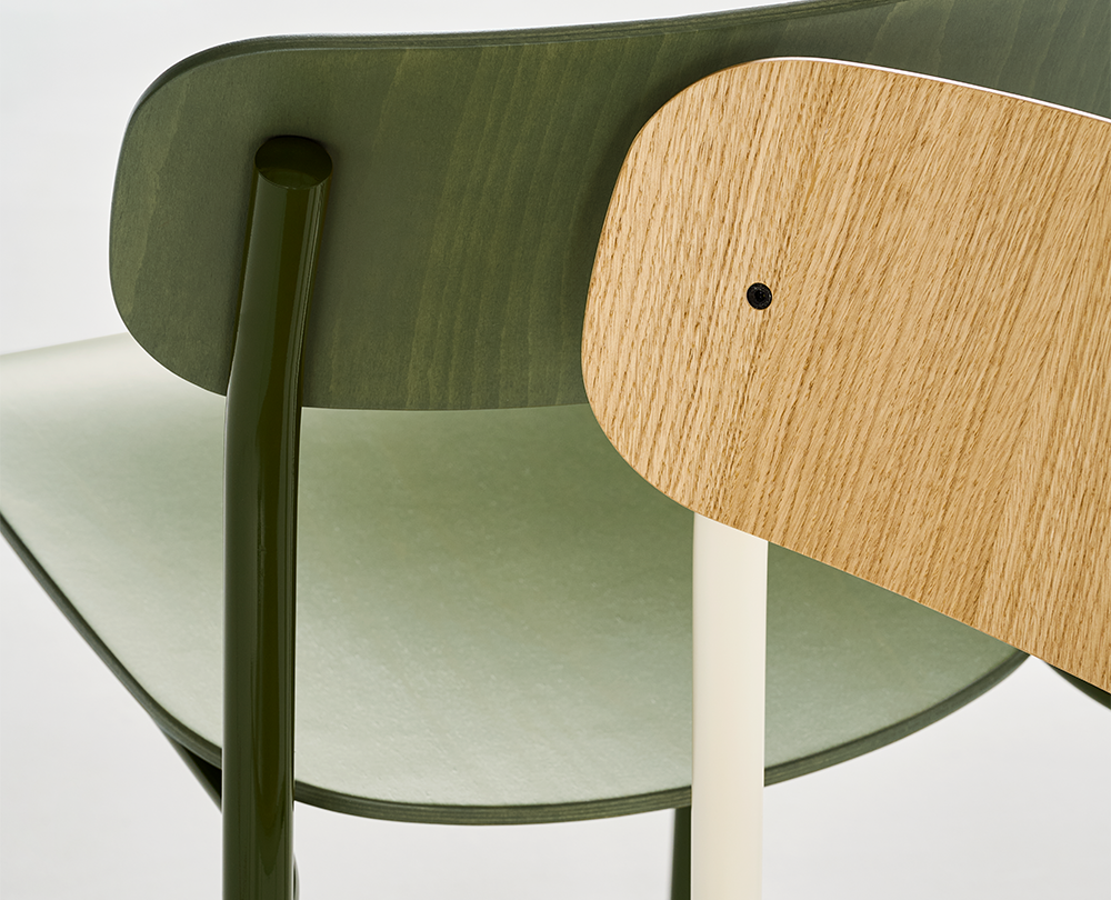 Thonet S 243 stoel met gevormde zitting - 16