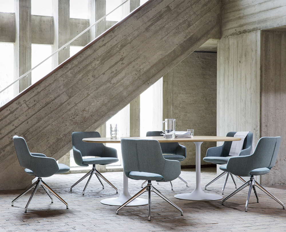 Artifort Clarion eettafel - 13