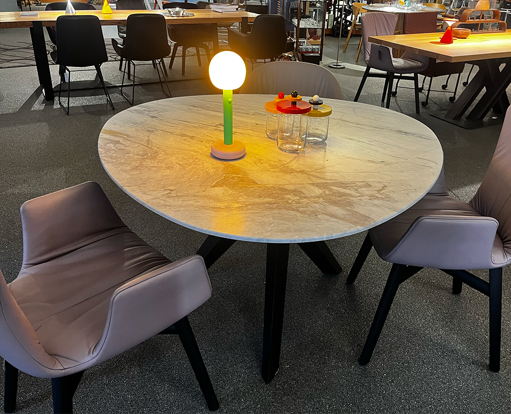 Draenert Trilope eetkamertafel in natuursteen Neva - 1