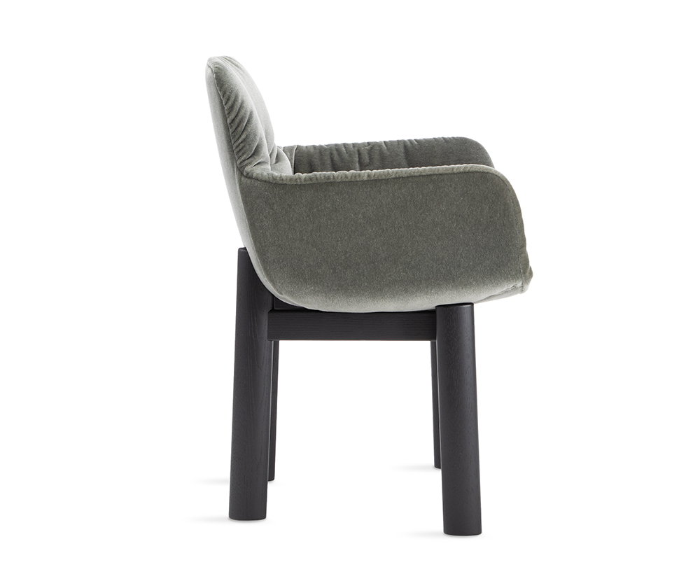 Freifrau Leya armleunstoel hoog houten frame - 3