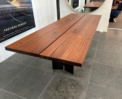 IGN.steel.side tafel in massief Amerikaans noten geolied