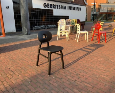 Zanotta 2052 Elipse eetkamerstoel zwart